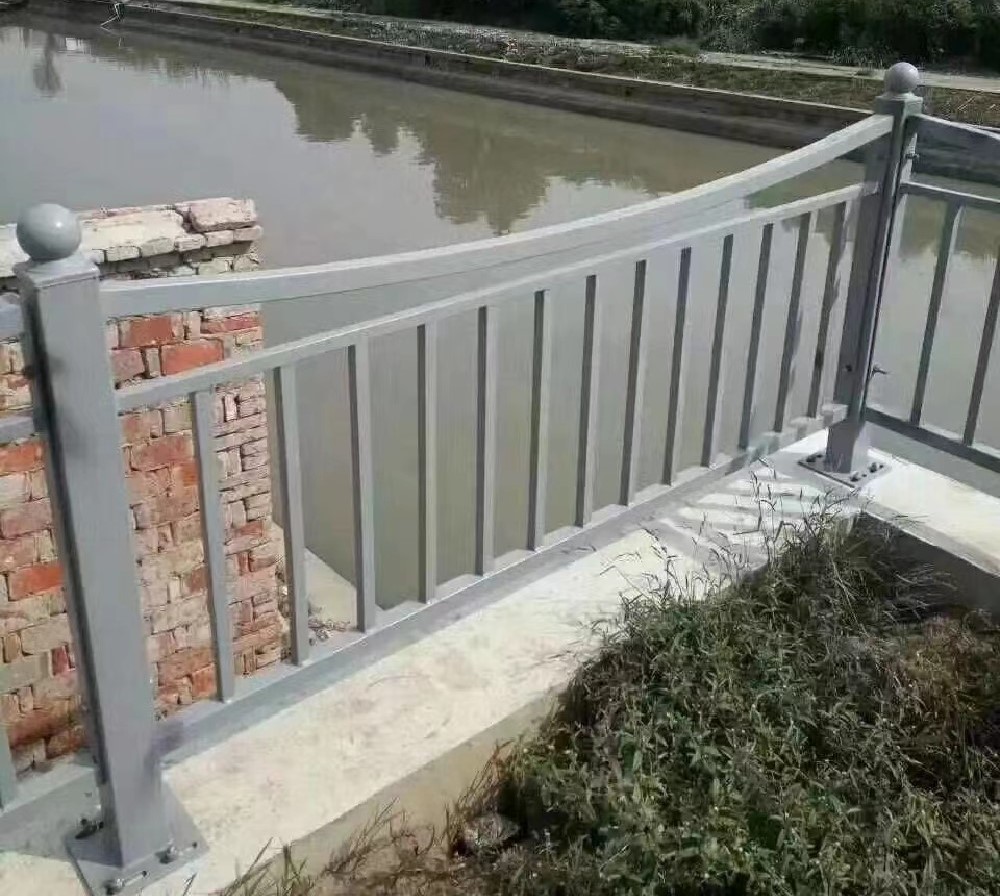 公路护栏网